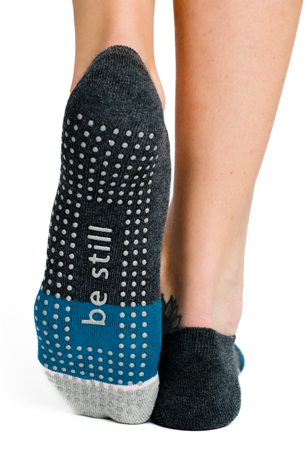 **No Show** Be Still Grip Socks (Wave)