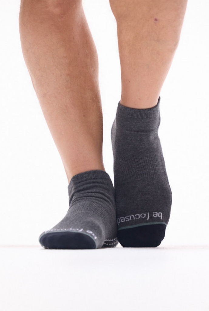 Mens Be Focused *13-17* Grip Socks (Loch)