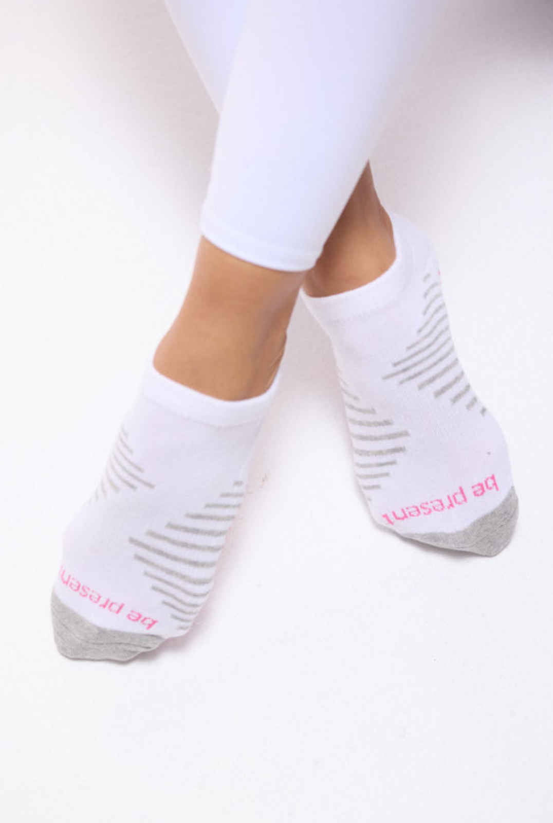 Be Present Melody Grip Socks (Blanca)